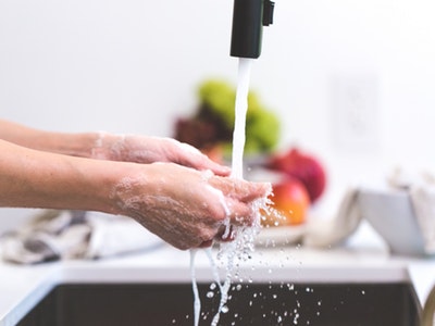 Cleaning oil off dishes